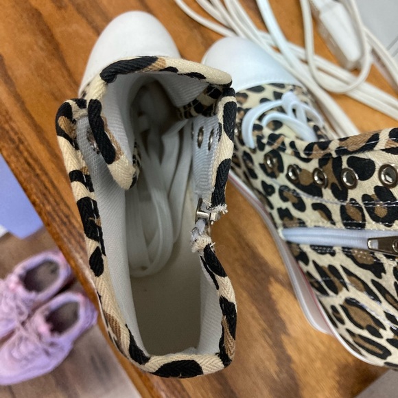 Wedges Converse-Style leopard print shoes - Picture 6 of 7